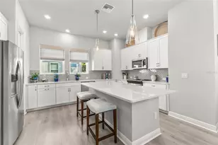 2467 Mangum Ct, Sarasota, FL 34237 - Photo 7