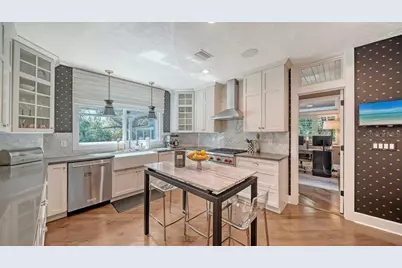1774 Cherokee Drive, Sarasota, FL 34239 - Photo 11