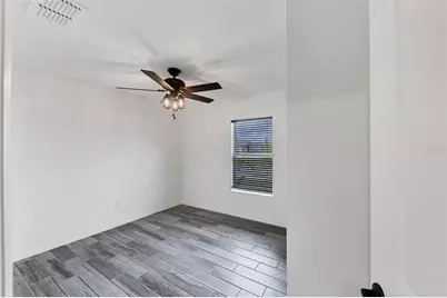 7335 34th Court E, Sarasota, FL 34243 - Photo 21