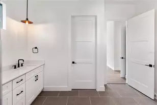 530 De Narvaez Dr, Longboat Key, FL 34228 - Photo 33