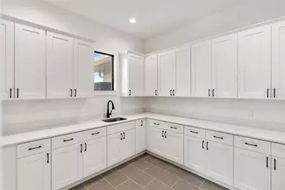 530 De Narvaez Drive, Longboat Key, FL 34228 - Photo 9