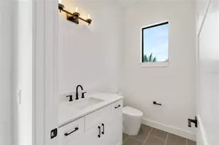 530 De Narvaez Dr, Longboat Key, FL 34228 - Photo 43