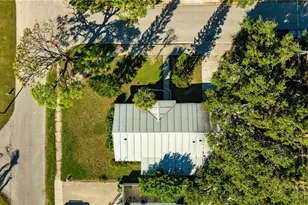 2695 S East Ave, Sarasota, FL 34239 - Photo 3