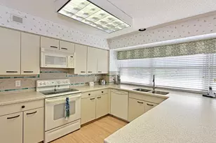 4817 Montrose Dr, Bradenton, FL 34210 - Photo 7