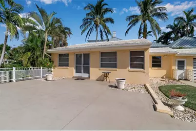 369 S Polk Drive, Sarasota, FL 34236 - Photo 3