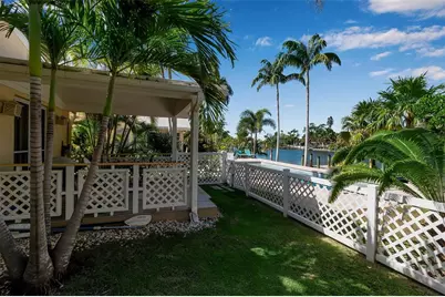 369 S Polk Drive, Sarasota, FL 34236 - Photo 9