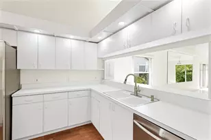 4120 Marseilles Ave, Sarasota, FL 34233 - Photo 9