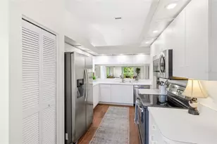 4120 Marseilles Ave, Sarasota, FL 34233 - Photo 15