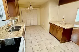 1690 Colonnades Cir N, Lakeland, FL 33811 - Photo 11