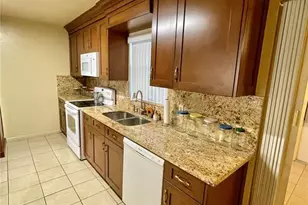 1690 Colonnades Cir N, Lakeland, FL 33811 - Photo 15