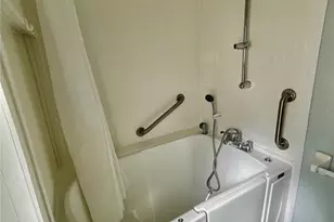 1690 Colonnades Cir N, Lakeland, FL 33811 - Photo 23