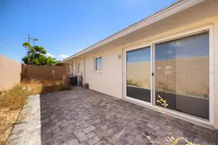 106 Villa Dr, Osprey, FL 34229 - Photo 11