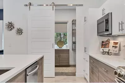 2711 Blossom Drive, Sarasota, FL 34239 - Photo 11