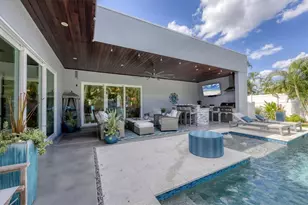 2711 Blossom Dr, Sarasota, FL 34239 - Photo 41