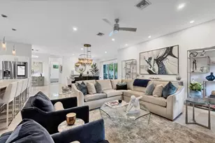 2711 Blossom Dr, Sarasota, FL 34239 - Photo 15