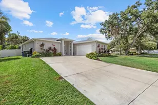 279 Avalon Rd, Venice, FL 34293 - Photo 1