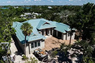 5215 Hidden Harbor Rd, Sarasota, FL 34242 - Photo 9