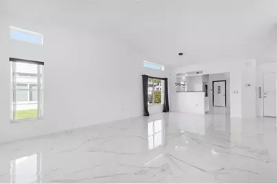 721 Spring Lakes Boulevard, Bradenton, FL 34210 - Photo 9