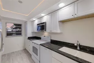 4761 Independence Dr, Bradenton, FL 34210 - Photo 7