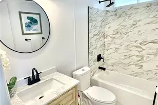 43 N Easter Island Cir, Englewood, FL 34223 - Photo 13