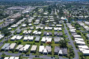 5474 Riverbluff Cir, Sarasota, FL 34231 - Photo 45