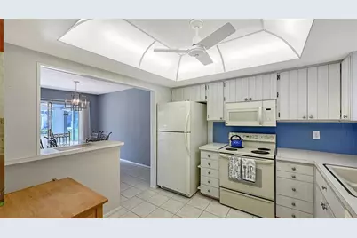 5474 Riverbluff Circle #V35, Sarasota, FL 34231 - Photo 17