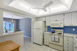 5474 Riverbluff Cir, Sarasota, FL 34231 - Photo 17