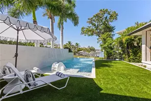 1808 Flower Dr, Sarasota, FL 34239 - Photo 29
