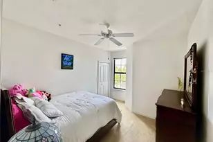 8325 38th St Cir E, Sarasota, FL 34243 - Photo 11