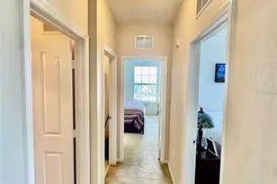 8325 38th St Cir E, Sarasota, FL 34243 - Photo 9