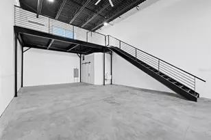 6566 Palmer Park Cir, Sarasota, FL 34238 - Photo 13