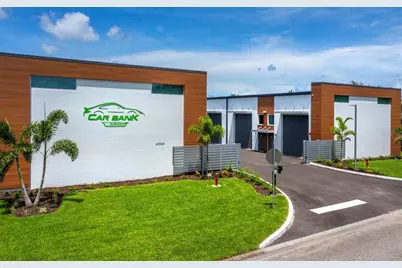 6566 Palmer Park Circle #1, Sarasota, FL 34238 - Photo 1