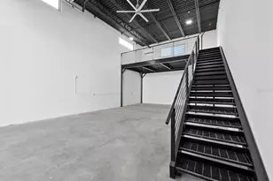 6566 Palmer Park Cir, Sarasota, FL 34238 - Photo 11