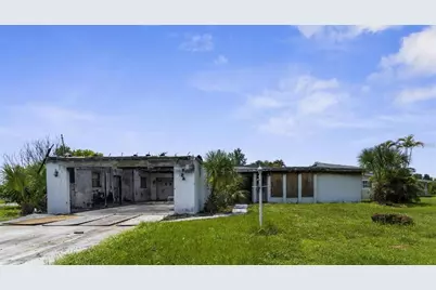 189 Cummins Avenue NE, Port Charlotte, FL 33952 - Photo 1