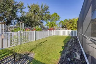 7040 White Willow Ct, Sarasota, FL 34243 - Photo 39