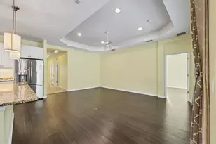 7040 White Willow Ct, Sarasota, FL 34243 - Photo 11