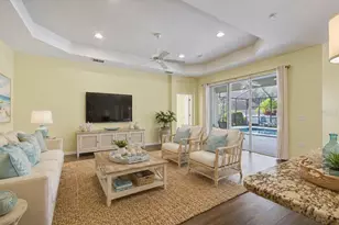 7040 White Willow Ct, Sarasota, FL 34243 - Photo 7