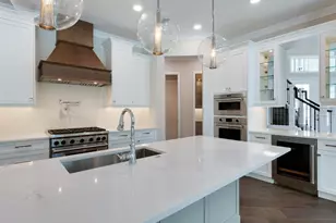 1637 Hyde Park St, Sarasota, FL 34239 - Photo 11