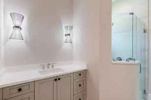 1637 Hyde Park St, Sarasota, FL 34239 - Photo 31