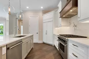 1637 Hyde Park St, Sarasota, FL 34239 - Photo 13