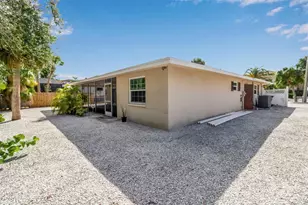 315 Avenida De Paradisio, Sarasota, FL 34242 - Photo 21