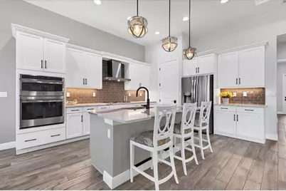 9008 Bernini Place, Sarasota, FL 34240 - Photo 13