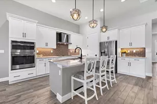 9008 Bernini Pl, Sarasota, FL 34240 - Photo 13