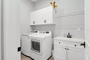 9008 Bernini Pl, Sarasota, FL 34240 - Photo 23