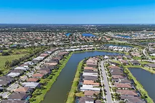 9008 Bernini Pl, Sarasota, FL 34240 - Photo 41