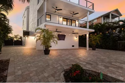 201 N Harbor Drive, Holmes Beach, FL 34217 - Photo 11