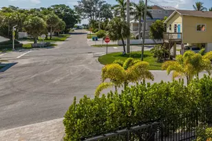 201 N Harbor Dr, Holmes Beach, FL 34217 - Photo 29