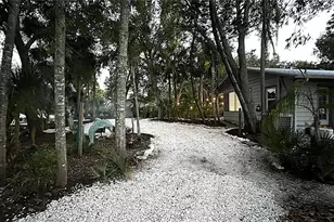 919 N Conrad Ave, Sarasota, FL 34237 - Photo 37