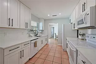 1133 Montezuma Dr, Bradenton, FL 34209 - Photo 9