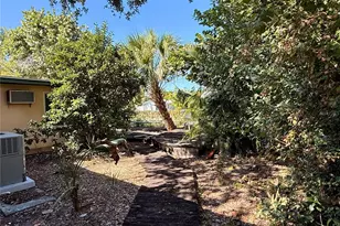 1721 Birchwood St, Sarasota, FL 34231 - Photo 5